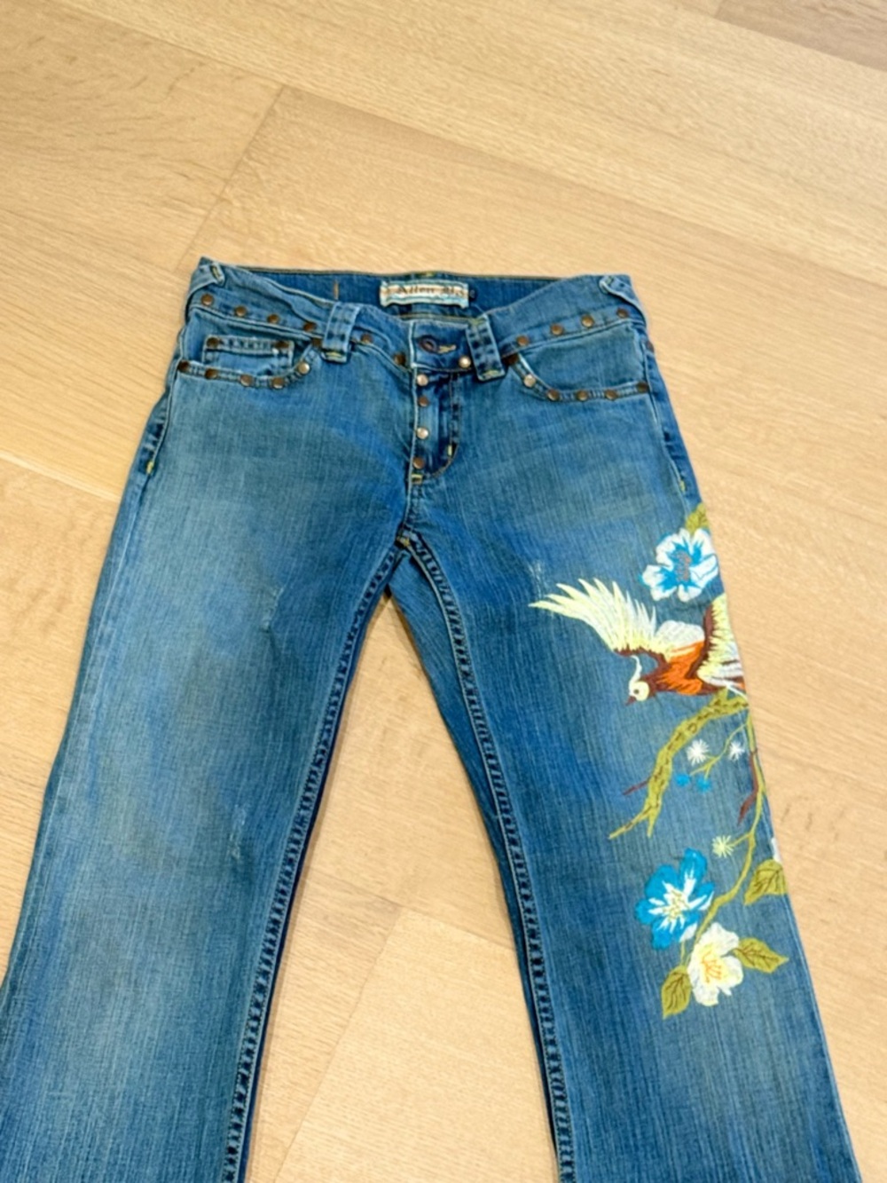 Vintage Allen B. Embroidered Blue Jeans with Floral & Bird Detail - Picture 3 of 7